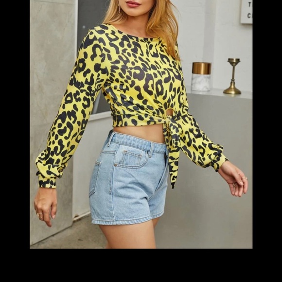 Yellow Leopard print Crop Top - Picture 5 of 6